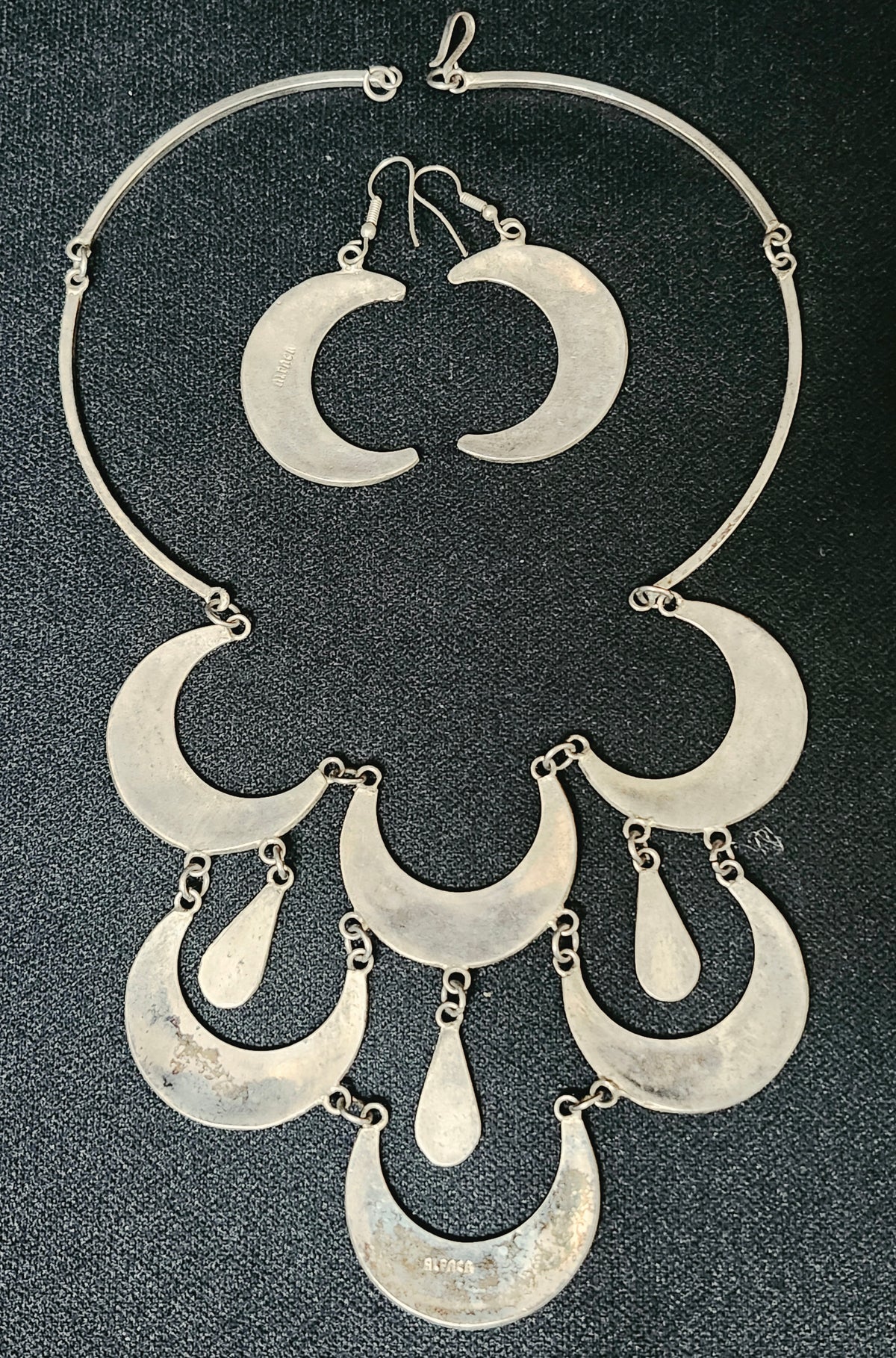 Alpaca Mexico Necklace with pierced earrings