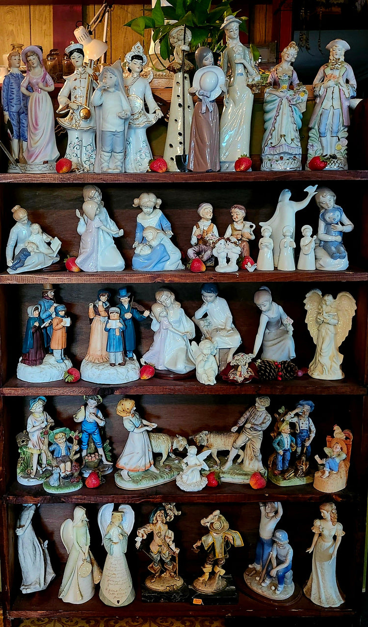 Figurines
